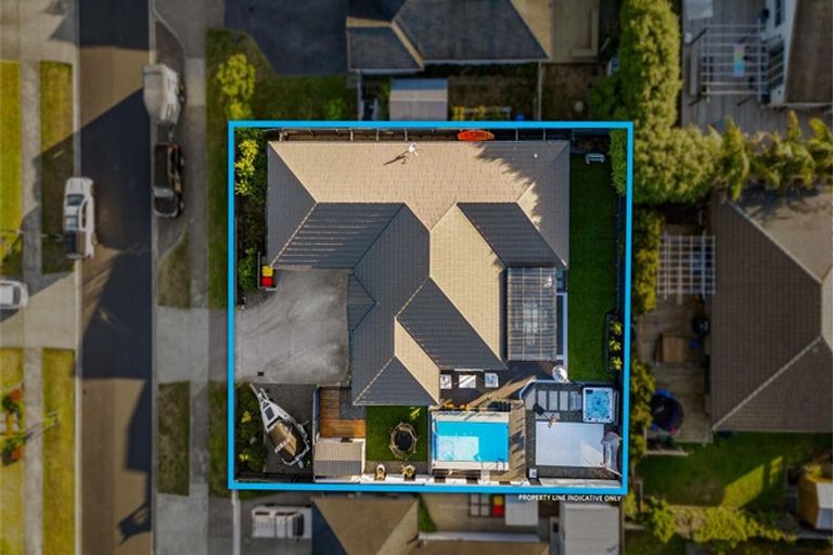 Photo of property in 16 Aporo Drive, Kumeu, 0810