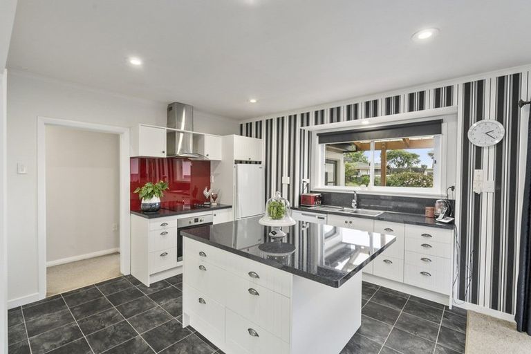 Photo of property in 44 Birmingham Street, Takaro, Palmerston North, 4412