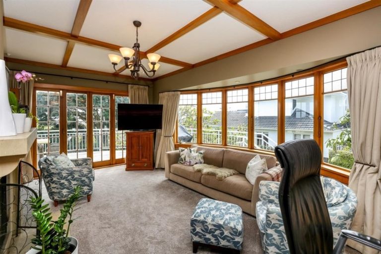 Photo of property in 39 Fillis Street, New Plymouth, 4310