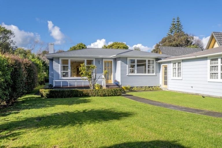 Photo of property in 181 Te Moana Road, Waikanae, 5036