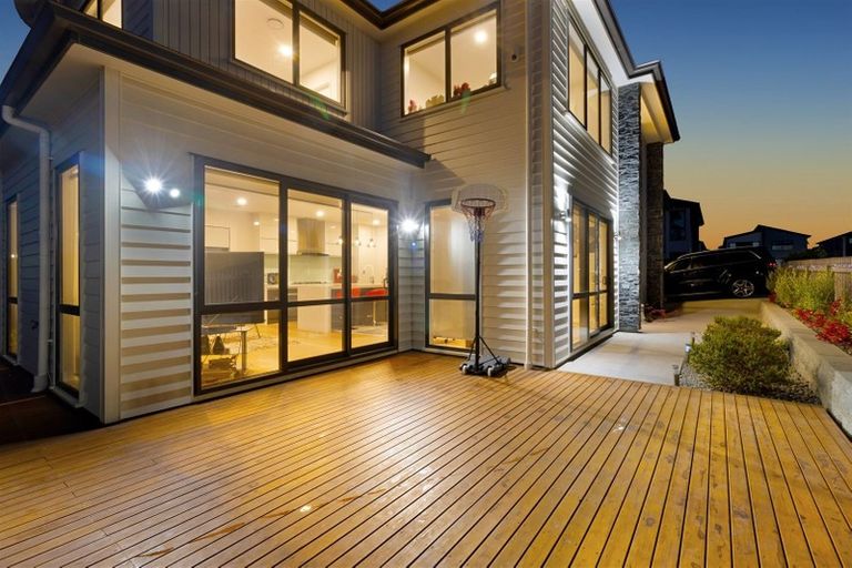 Photo of property in 1 Toanui Road, Hobsonville, Auckland, 0616