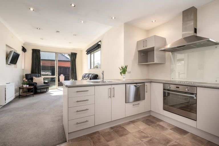 Photo of property in 37a Otara Street, Ilam, Christchurch, 8053