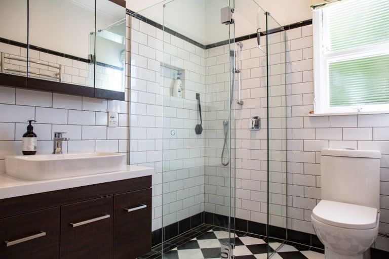 Photo of property in 3 Mckenzie Terrace, Carterton, 5713