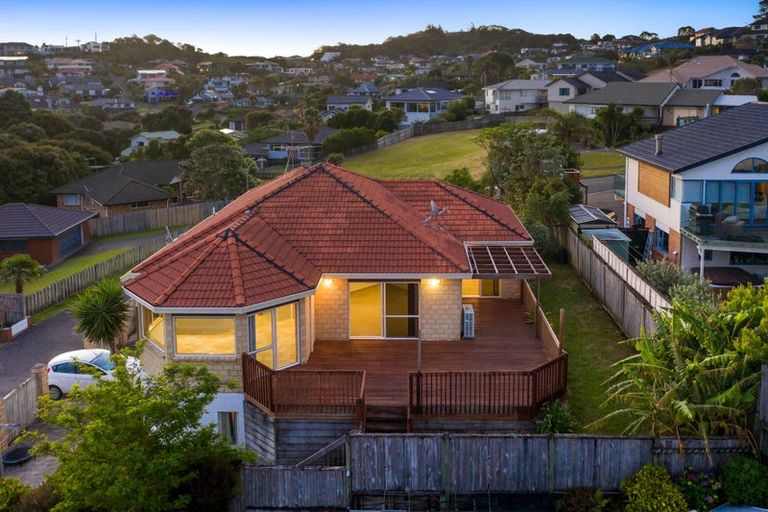 Photo of property in 20 Ascot Way, Orewa, 0931