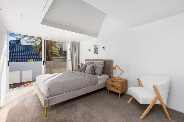 Photo of property in 25 Oakpark Place, West Harbour, Auckland, 0618