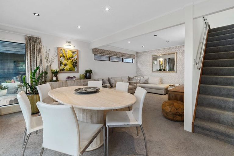 Photo of property in 2/946 Beach Road, Waiake, Auckland, 0630