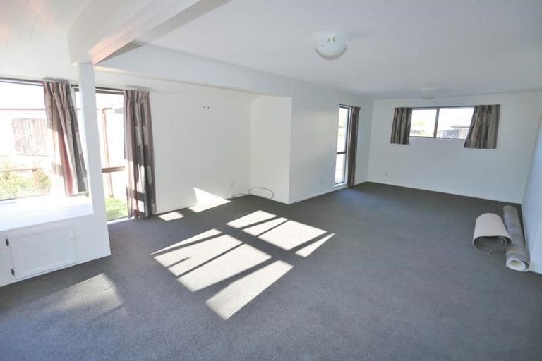 Photo of property in 22 Geraldo Place, Russley, Christchurch, 8042