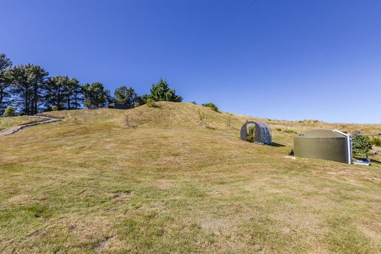 Photo of property in 640 Old Hill Road, Porangahau, 4291