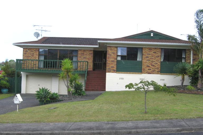 Photo of property in 73 Manhattan Heights, Glendene, Auckland, 0602