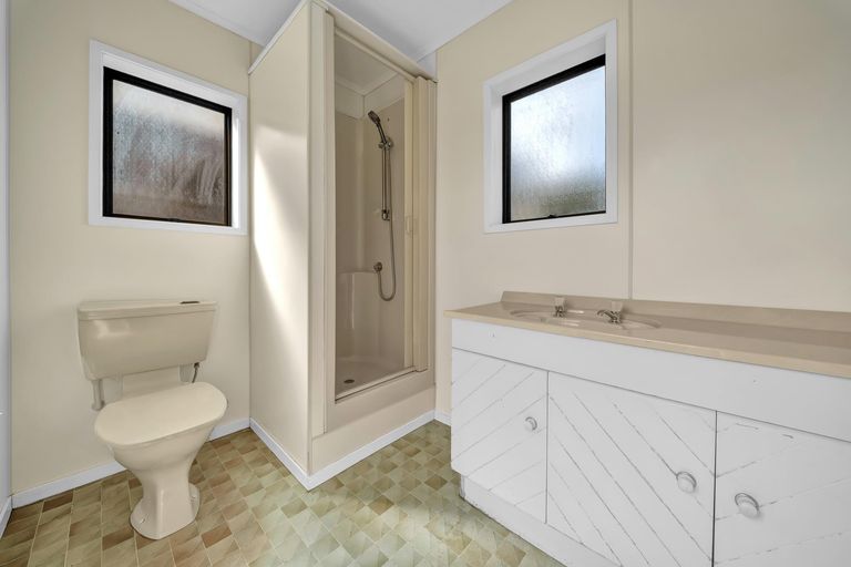 Photo of property in 16 Westholm Way, Pahurehure, Papakura, 2113