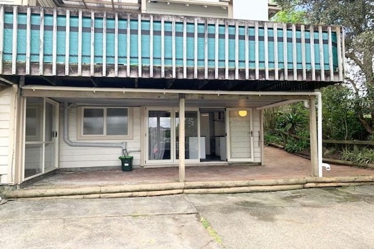 Photo of property in 318 West Coast Road, Glen Eden, Auckland, 0602