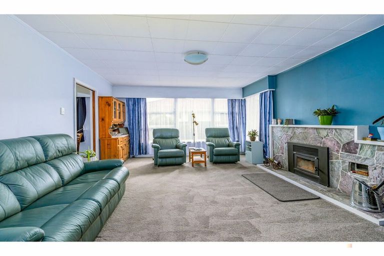 Photo of property in 24 Rhodes Street, Waimate, 7924