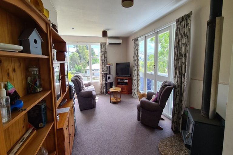 Photo of property in 14 View Street, Maungaturoto, 0520