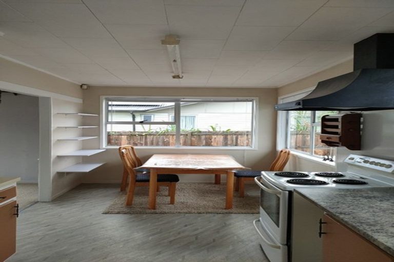 Photo of property in 156 Sunnynook Road, Sunnynook, Auckland, 0620