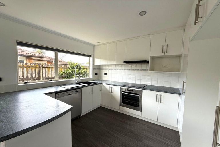 Photo of property in 7 Montilla Place, Manurewa, Auckland, 2102