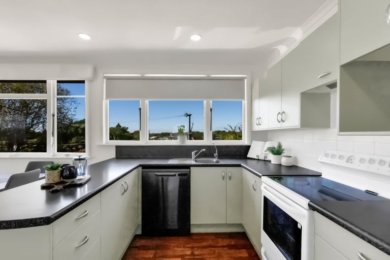 Photo of property in 1 Fairfax Terrace, Frankleigh Park, New Plymouth, 4310