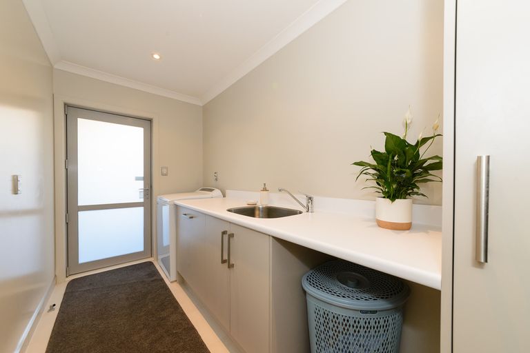Photo of property in 35 Rodeo Drive, Kelvin Grove, Palmerston North, 4414