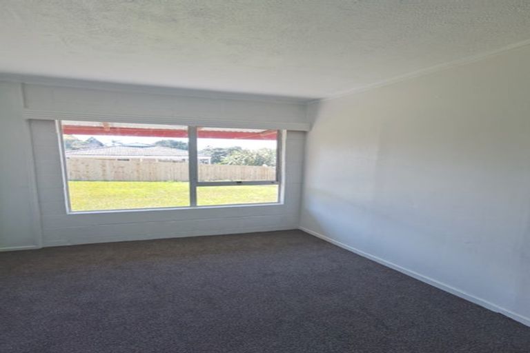Photo of property in 51 Archibald Road, Kelston, Auckland, 0602