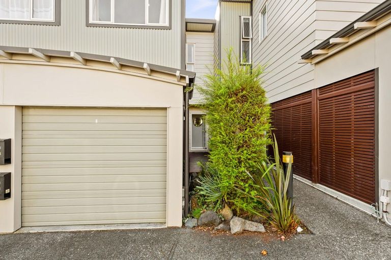 Photo of property in 1/206 Manuka Road, Bayview, Auckland, 0629