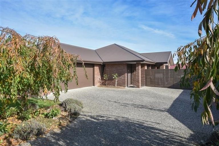 Photo of property in 201 Wingatui Road, Mosgiel, 9024