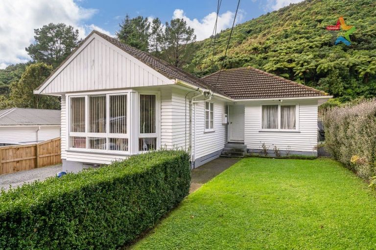 Photo of property in 65 Sunny Grove, Wainuiomata, Lower Hutt, 5014