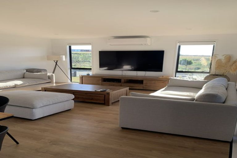 Photo of property in 33 Te Paea Avenue, Karaka, 2124