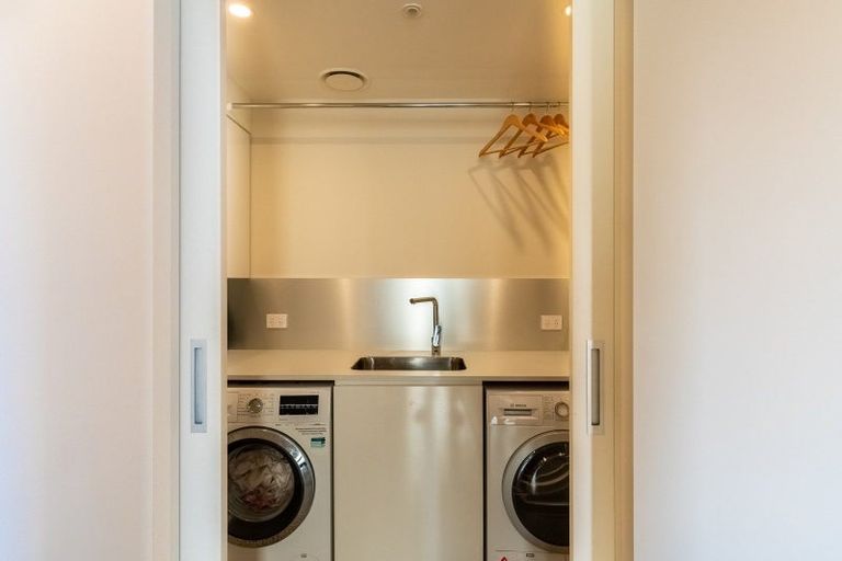 Photo of property in 10 Seascape View, Paremata, Porirua, 5024