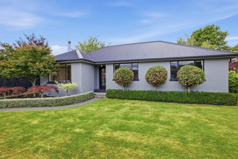 Photo of property in 8 Ardmore Place, Bishopdale, Christchurch, 8053
