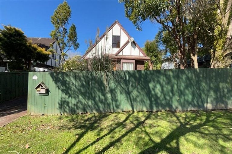 Photo of property in 1/11 Weetman Drive, Browns Bay, Auckland, 0630