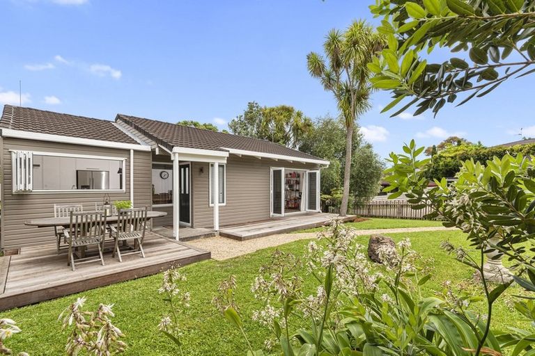 Photo of property in 4/203 Lake Road, Belmont, Auckland, 0622
