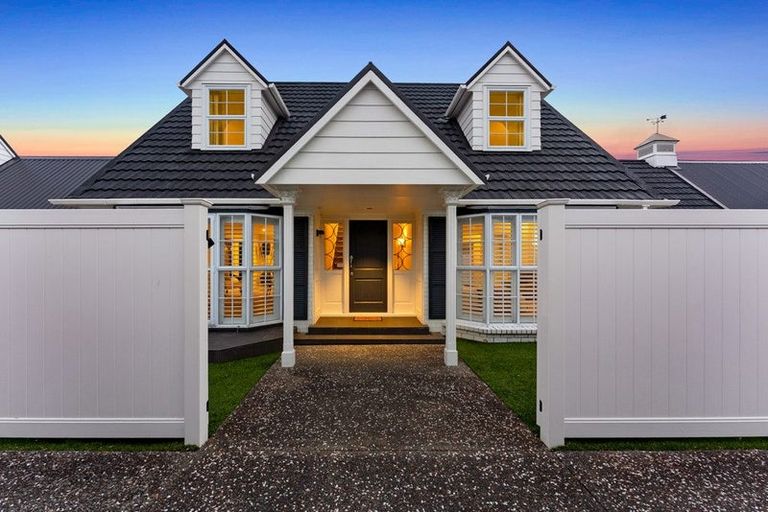 Photo of property in 2/15 Saltburn Road, Milford, Auckland, 0620