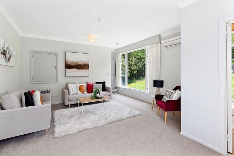 Photo of property in 7 Tainui Terrace, Tawa, Wellington, 5028