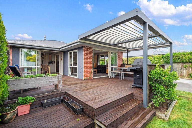 Photo of property in 24 Coniston Avenue, Ilam, Christchurch, 8041