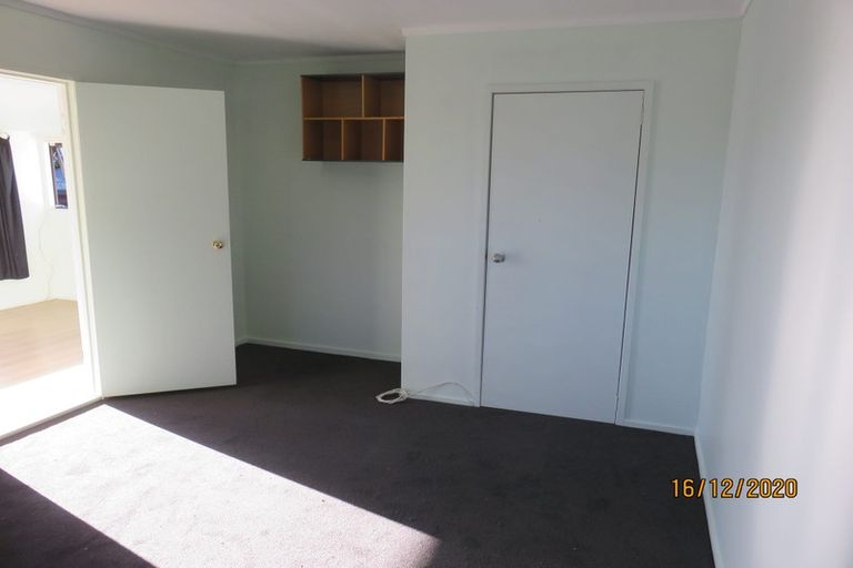 Photo of property in 2/328 East Coast Road, Sunnynook, Auckland, 0632