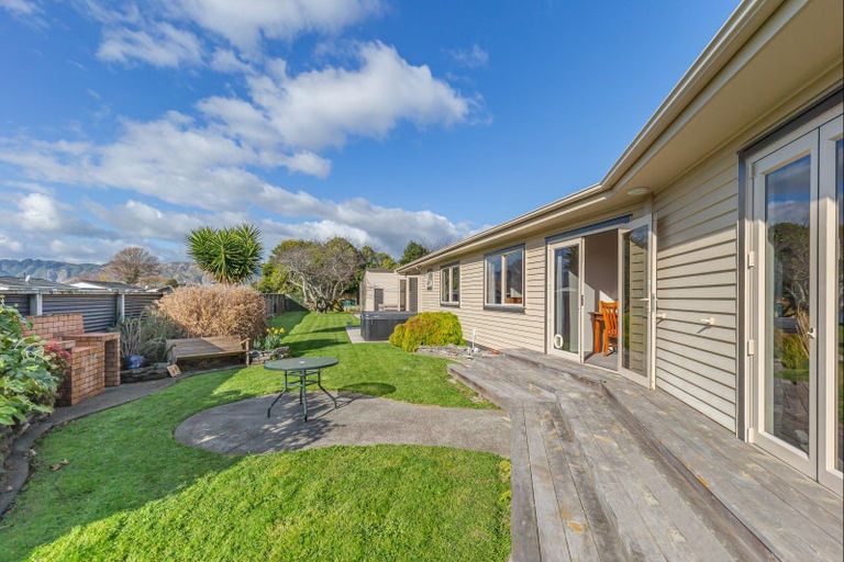 Photo of property in 166 Bartholomew Road, Levin, 5510