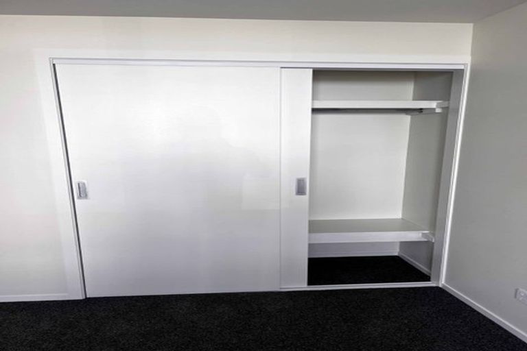 Photo of property in 7 Rixon Grove, Mount Victoria, Wellington, 6011