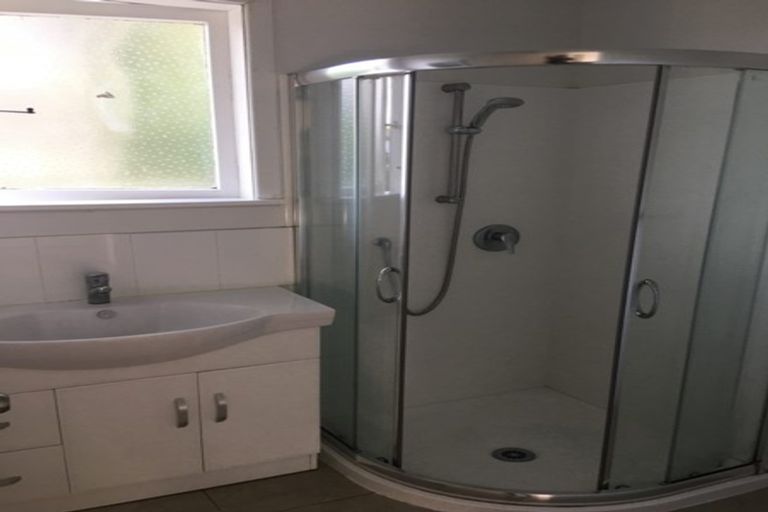 Photo of property in 23 Sheridan Drive, New Lynn, Auckland, 0600