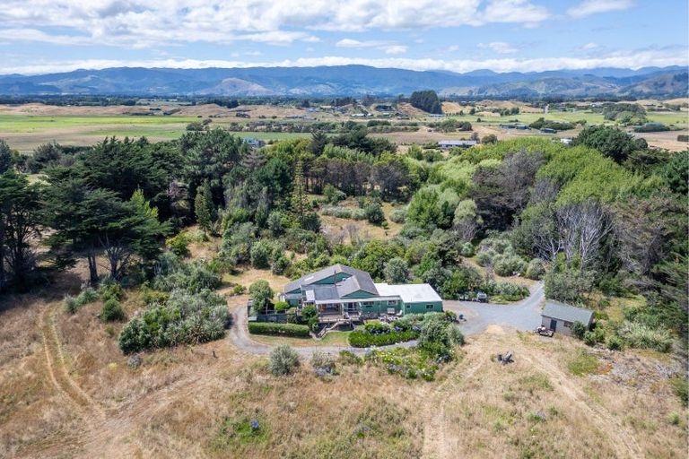 Photo of property in 69 Sims Road, Te Horo Beach, Otaki, 5581