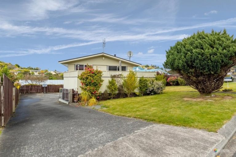 Photo of property in 37 Woolwich Close, Whitby, Porirua, 5024