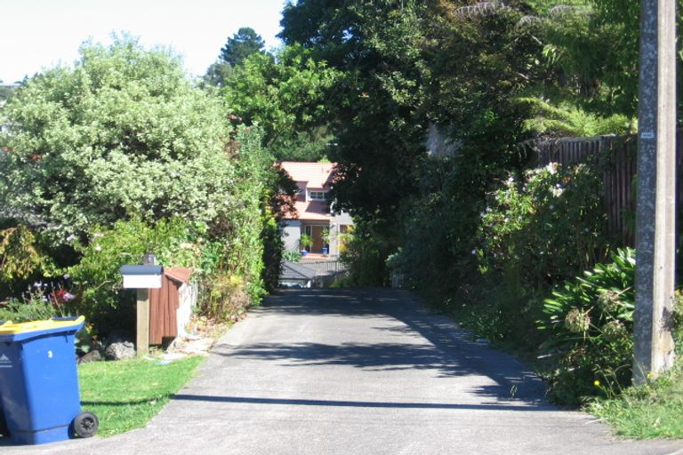 Photo of property in 1/5 Phillipa Place, Browns Bay, Auckland, 0630