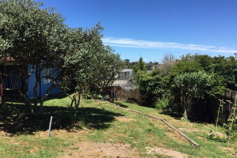 Photo of property in 3 Lavery Place, Sunnynook, Auckland, 0632