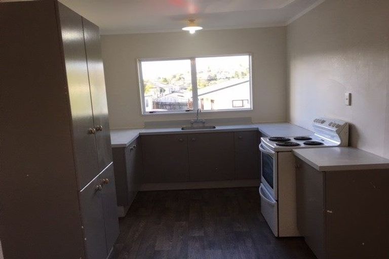 Photo of property in 5 Meadowvale Rise, Titirangi, Auckland, 0604