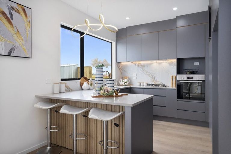 Photo of property in 20 Kaititiko Road, Rosehill, 2113