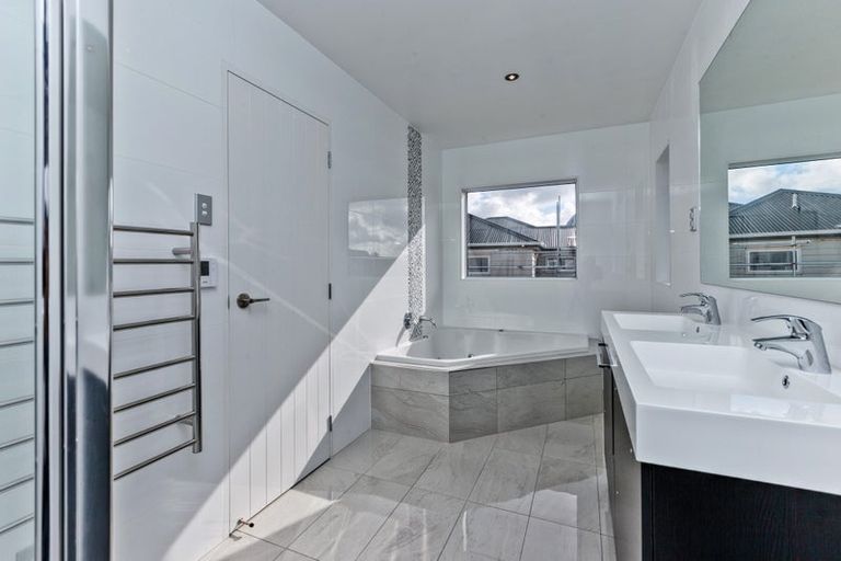 Photo of property in 10 Seafort Lane, Silverdale, 0932