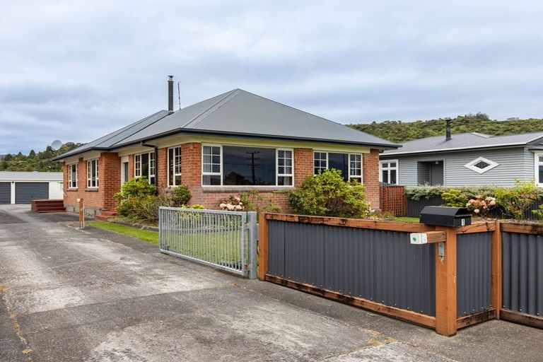Photo of property in 1 Byron Street, Greymouth, 7805