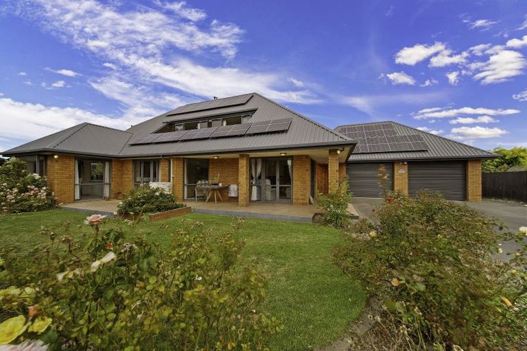 Photo of property in 7 Fuchsia Place, Halswell, Christchurch, 8025