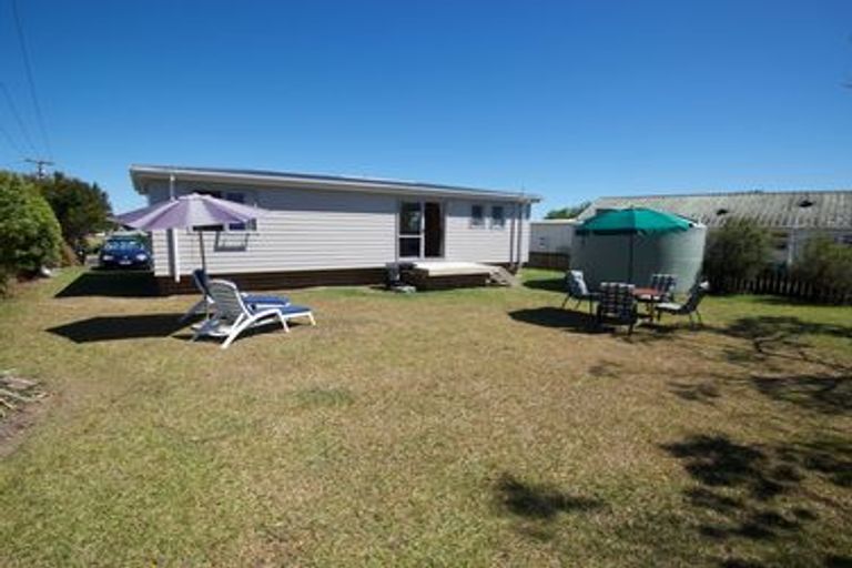 Photo of property in 38 Paradise Road, Coopers Beach, 0420