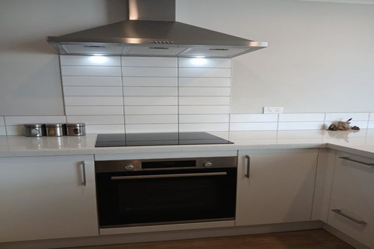 Photo of property in 12 Costello Drive, Ngatea, 3503