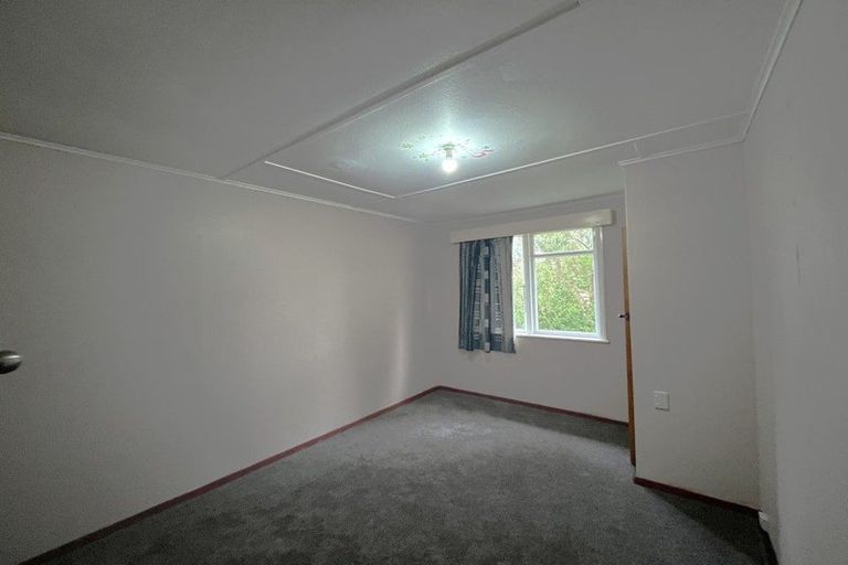 Photo of property in 7 Cumberland Grove, Cannons Creek, Porirua, 5024