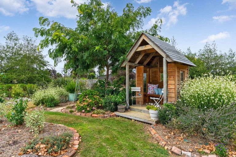 Photo of property in 11 Campbell Drive, Martinborough, 5711